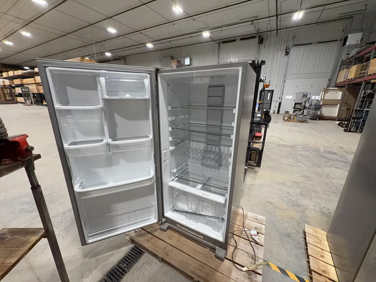 whirlpool-stand-up-freezer-image-2
