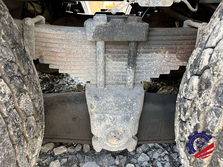 2009-international-sf637-t/a-hydrovac-truck-image-13