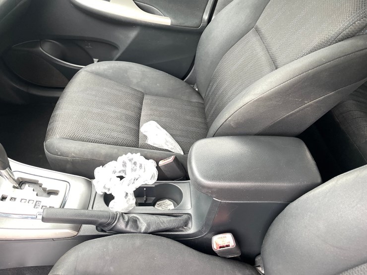 #2765-•-2011-toyota-corolla-(title-in-delay)-image-44