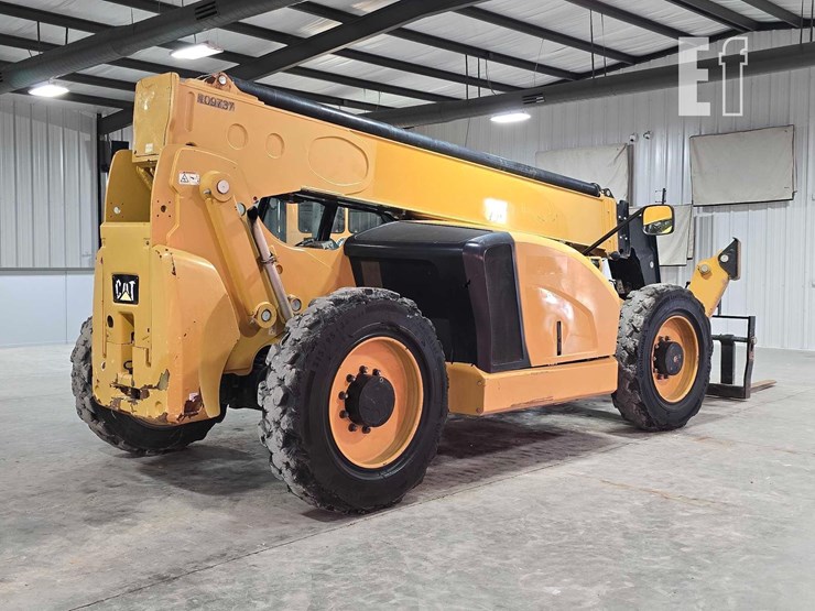 2018-caterpillar-tl943d-image-3