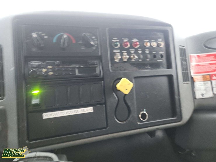 2007-international-workstar-7400-image-8