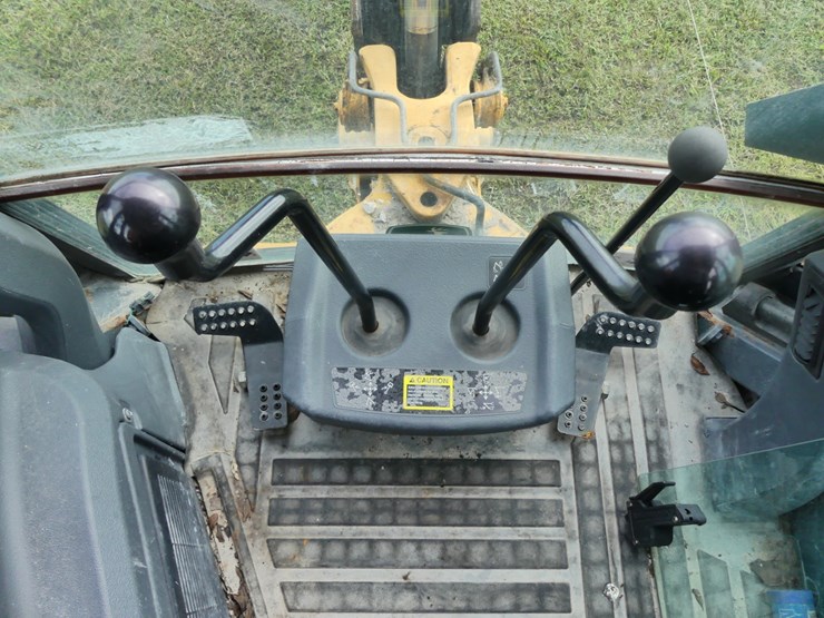 2015-deere-410l-image-25