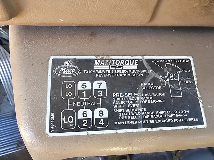 2007-mack-cl713-image-57