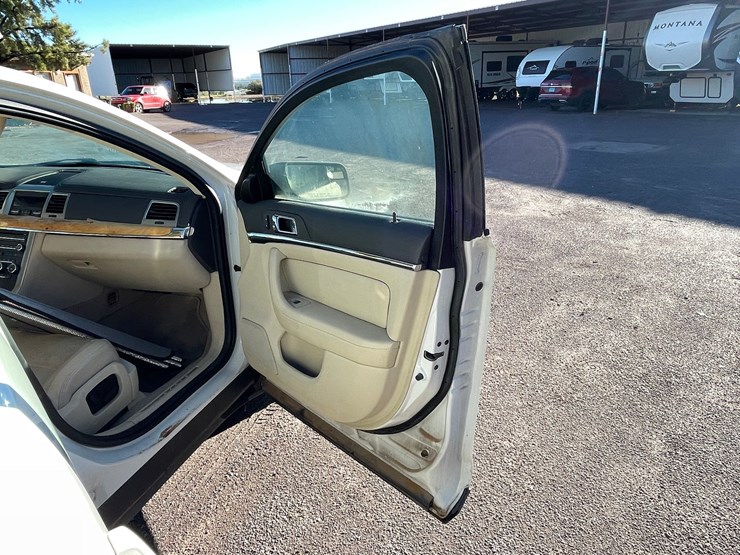 #2759-•-2010-lincoln-mks-(has-nm-title)-image-73