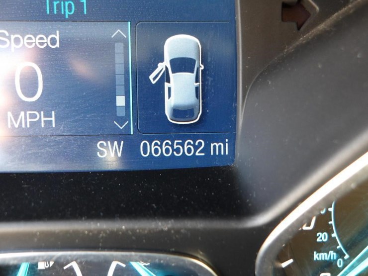 2015-ford-escape-se-image-17