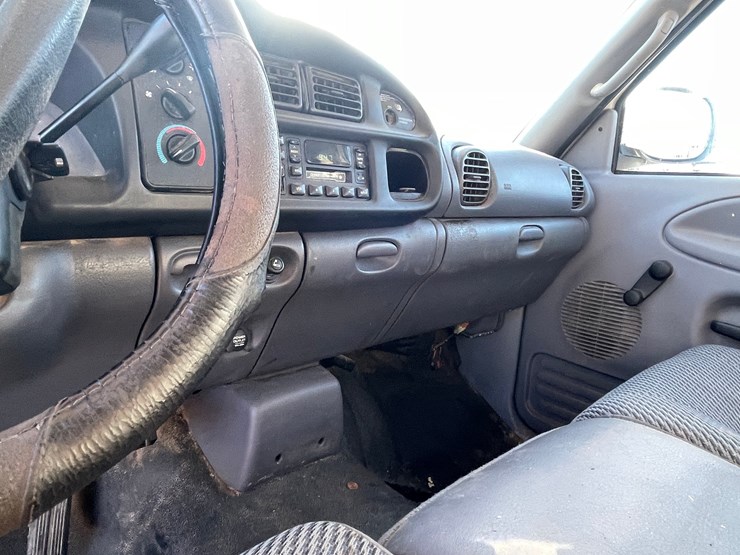 #2760-•-2001-dodge-ram-(title-in-delay)-image-31