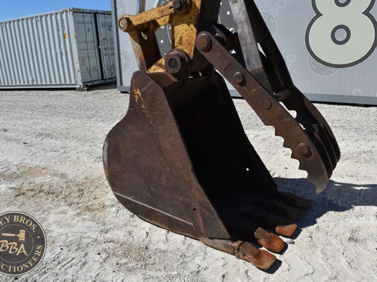 1990-caterpillar-el200b-image-27