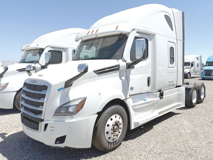 2021-freightliner-cascadia-126-image-1