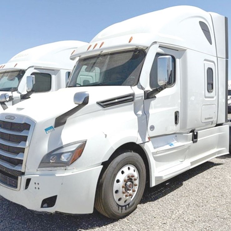 2021 FREIGHTLINER CASCADIA 126