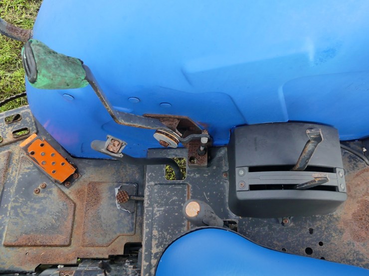 new-holland-tn75-image-13