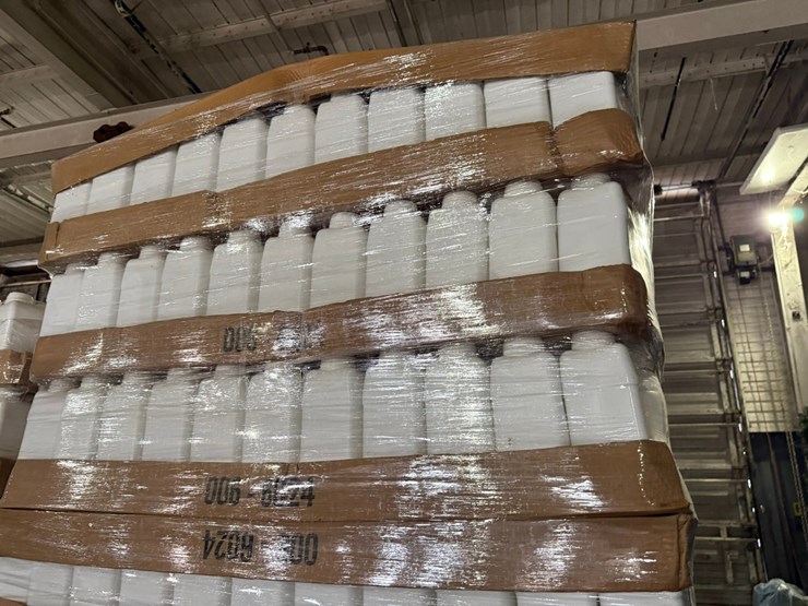 #42116-•-lot-of-(2)-pallets-of-1-gallon-empty-jugs-image-2