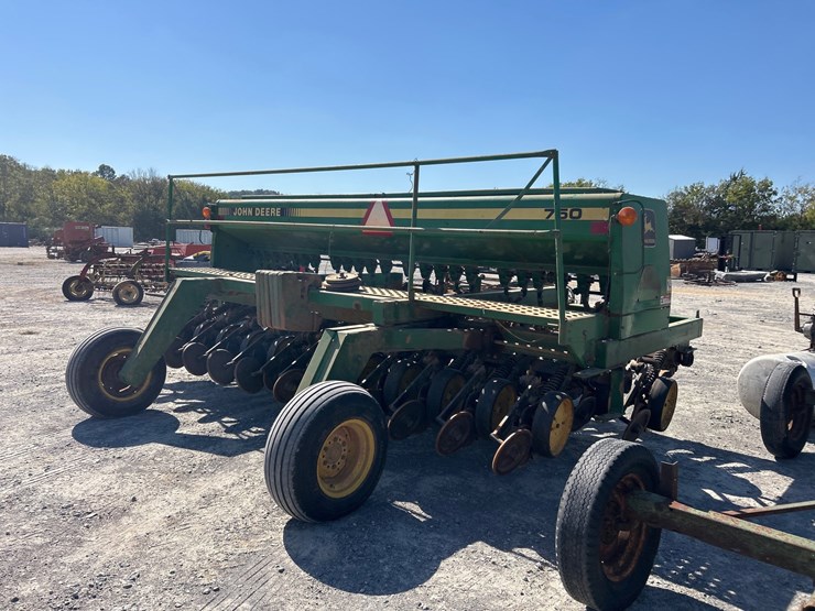 john-deere-750-image-5