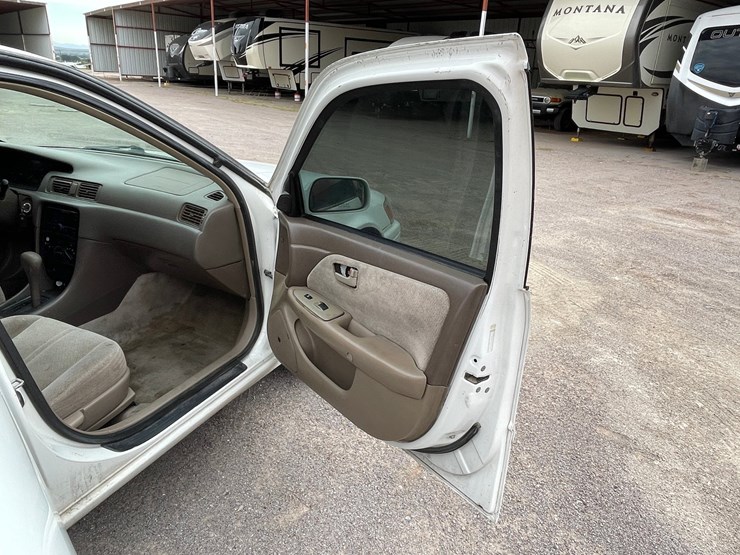 #2768-•-2001-toyota-camry-(title-in-delay)-image-78