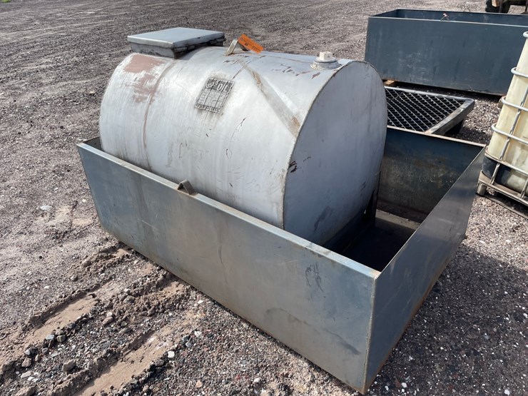 #4664-•-oil-tank-in-containment-bin-image-5