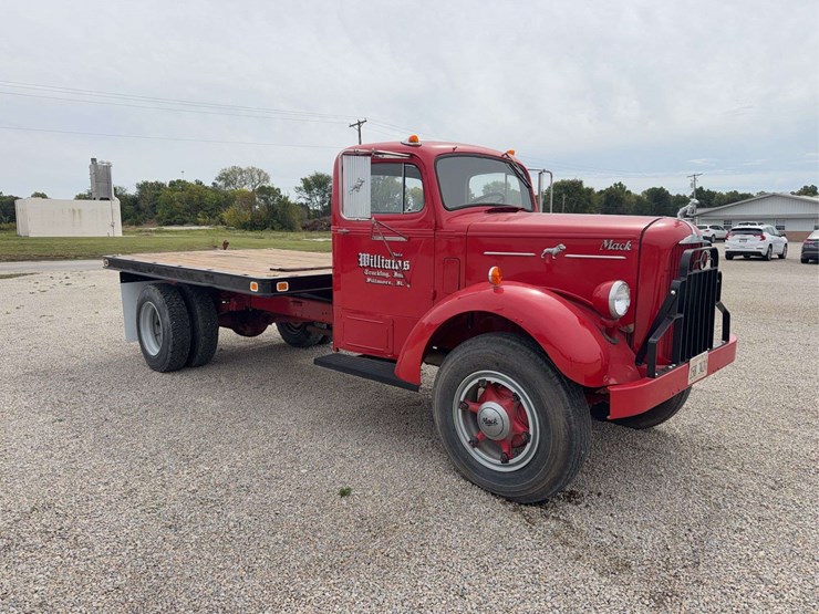 1951-mack-a30-image-7