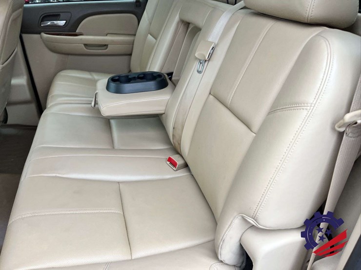 2013-chevrolet-silverado-z71-/-4x4-/-3500hd-pickup-image-48