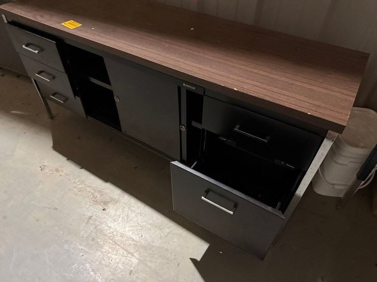 #42121-•-lot-of-desk,-chair-&-table-image-5
