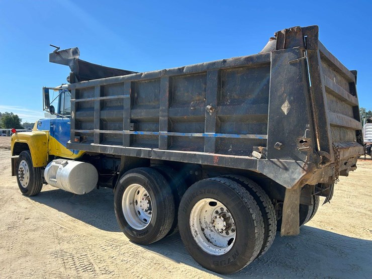 1989-mack-r688st-image-6