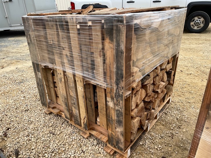#3052-•-pallet-of-oak-firewood-image-6
