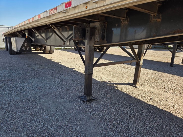 2013-great-dane-flatbed-image-9