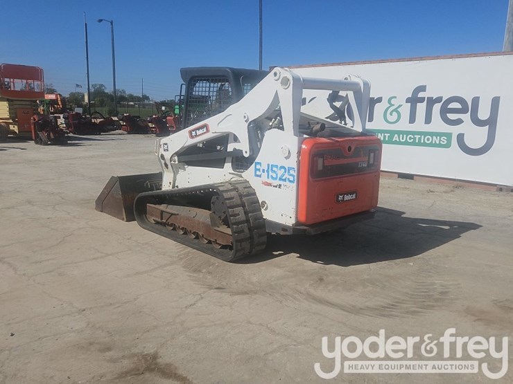 2016-bobcat-t740-image-3