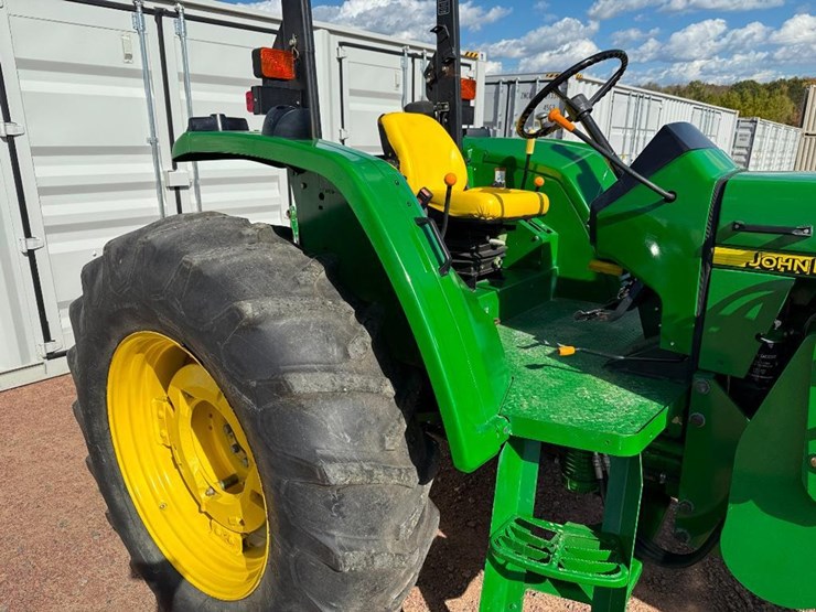 john-deere-6403-image-23
