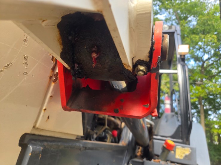 terex-tlb840r-image-95