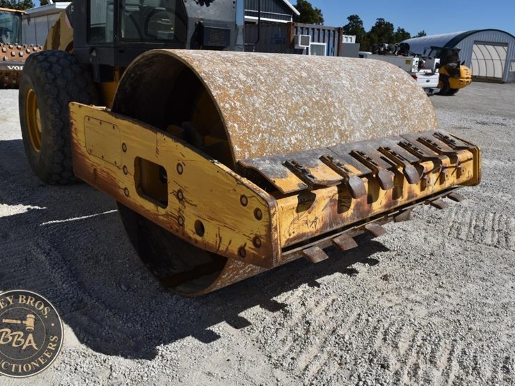 2009-caterpillar-cs56-image-23