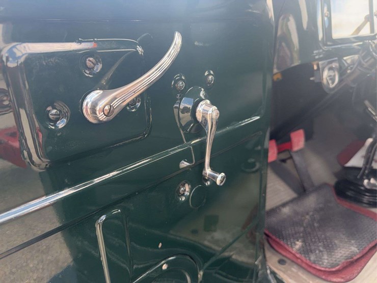 exceptional-international-kb-7-truck-with-fifth-wheel-hitch-image-81