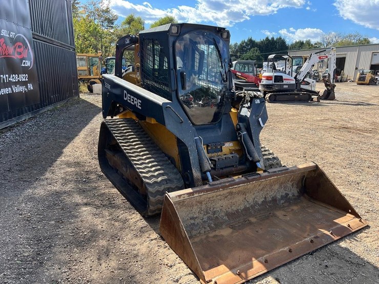 2016-deere-333e-image-9