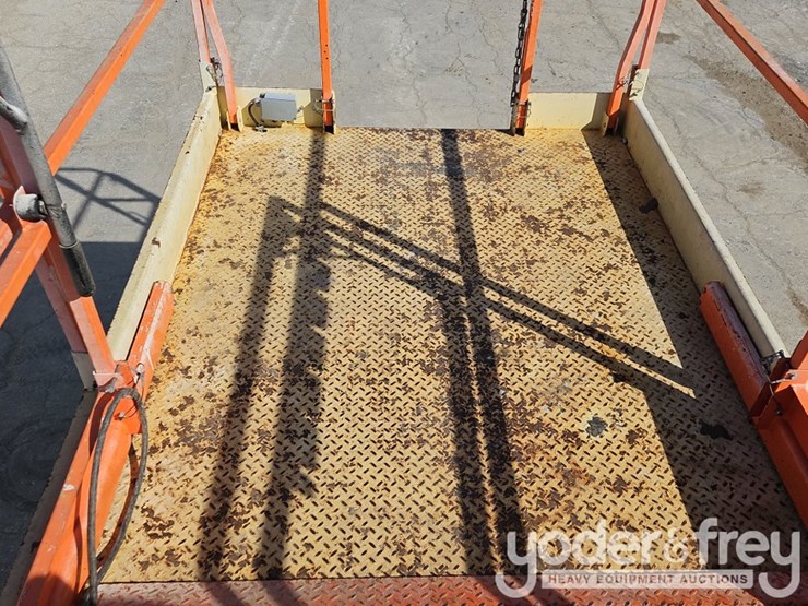 2015-jlg-4069le-image-20