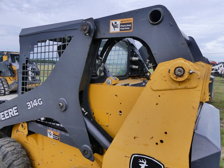 deere-314g-image-8