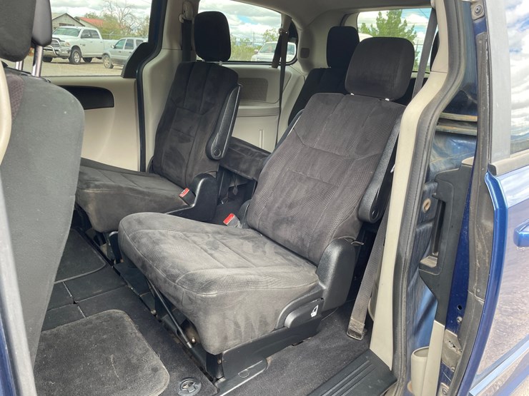 2011-dodge-grand-caravan-image-52