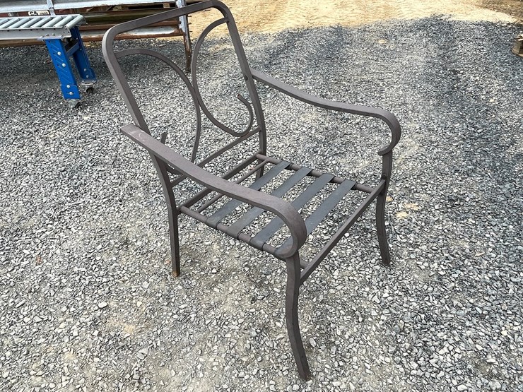 #3055-•-patio-table-and-chairs-image-25