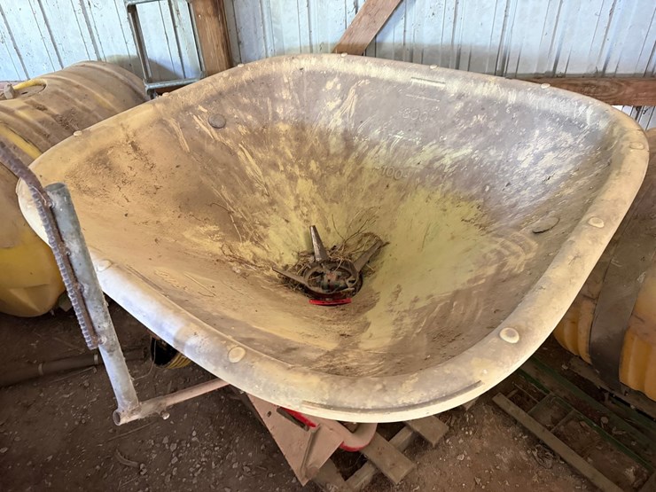 #1741-•-3--point-fertilizer-/-seed-spreader-attachment-image-2