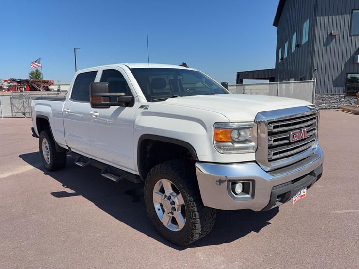 2019-gmc-sierra-2500-image-2