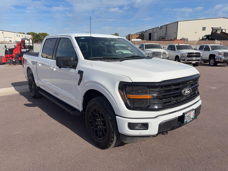 2024-ford-f150-xlt-image-2