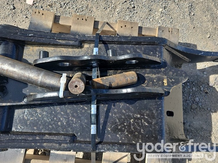 deere-135g-image-5