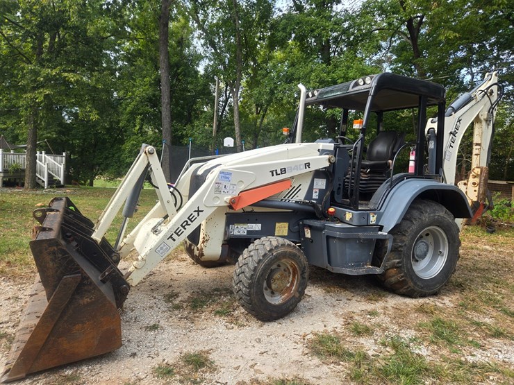 terex-tlb840r-image-2