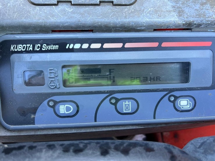 2011-kubota-kx71-3-image-18