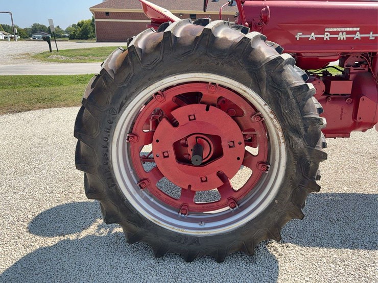 farmall-400-image-27