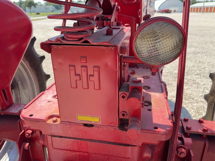 farmall-400-image-31
