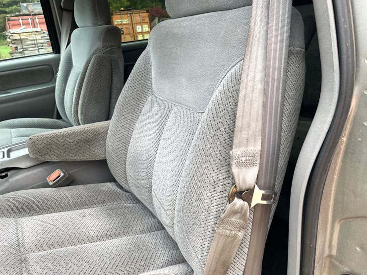 2000-chevrolet-silverado-3500-image-76