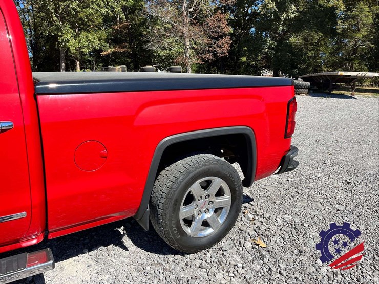 2014-gmc-sierra-z71-slt-pickup-truck-image-23