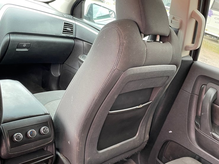 2010-chevrolet-traverse-image-31