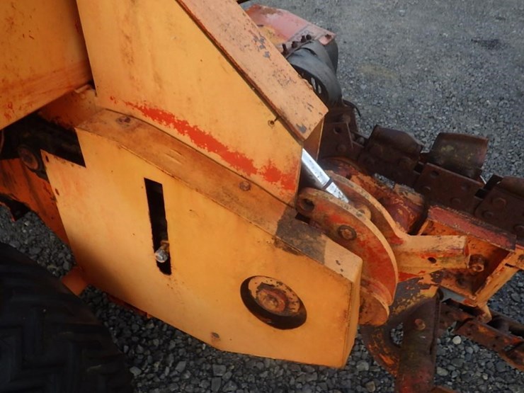 ditch-witch-r30-image-13