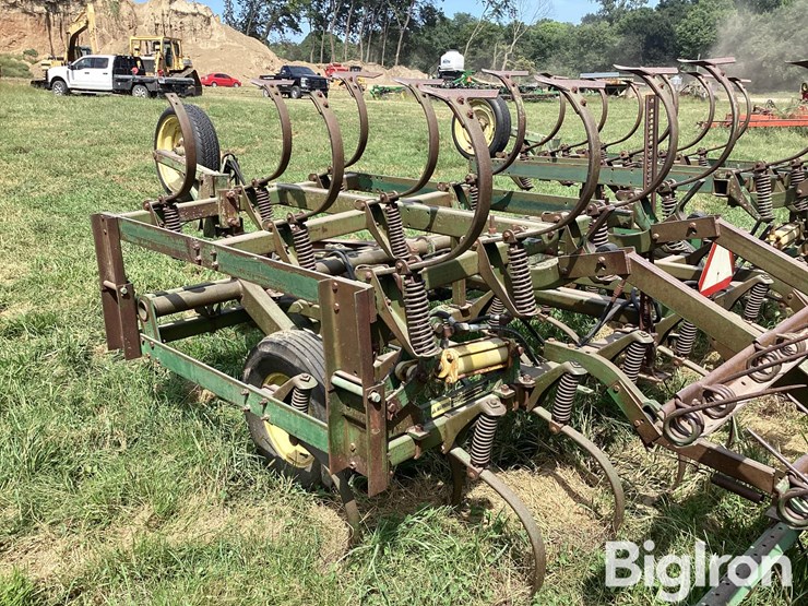 john-deere-1010-image-18