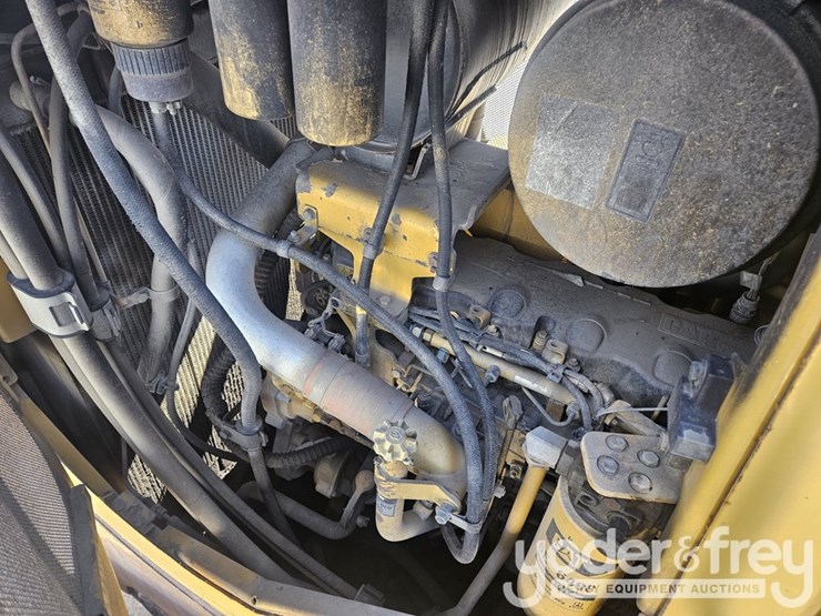 2010-caterpillar-d7e-image-38