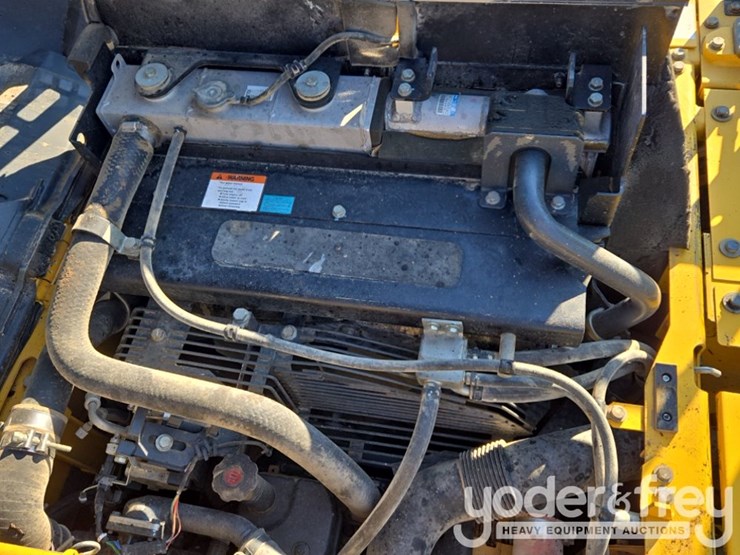2015-komatsu-pc210-lc-11-image-61