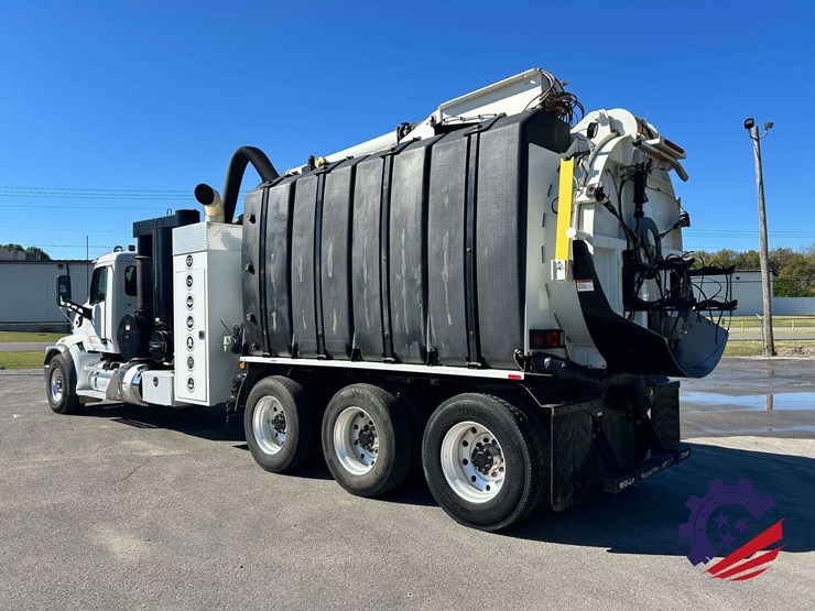 2020-peterbilt-567-image-4